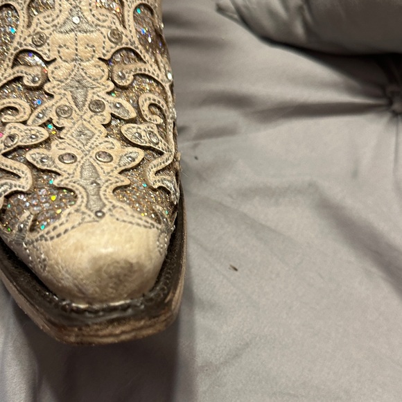 Corral Intricate Embroidered Tan Boots - Picture 4 of 5